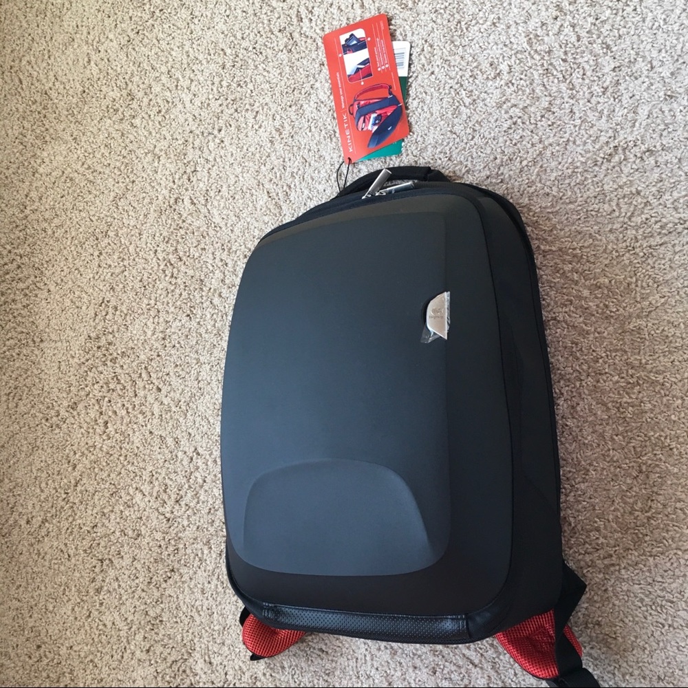 SOLD-Backpack 15.4 - Logitech Kinetik - Dead Stock